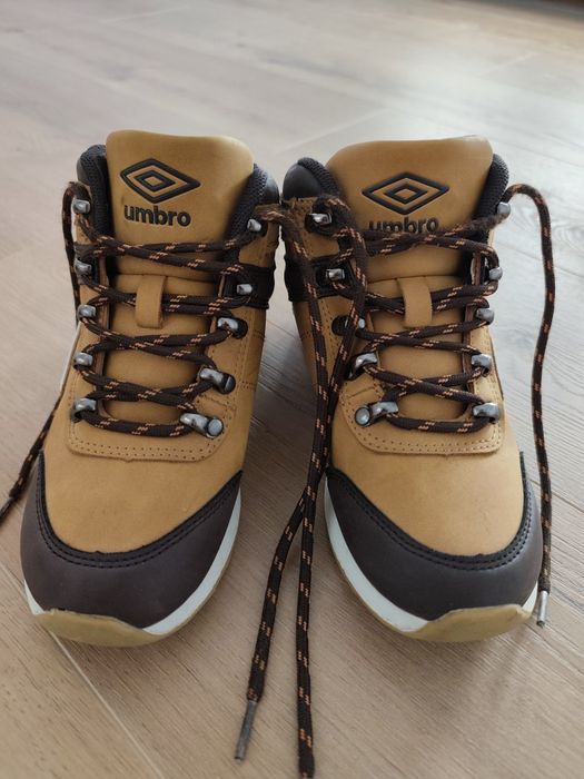 Jesienne chłopięce buty Umbro rozm.34