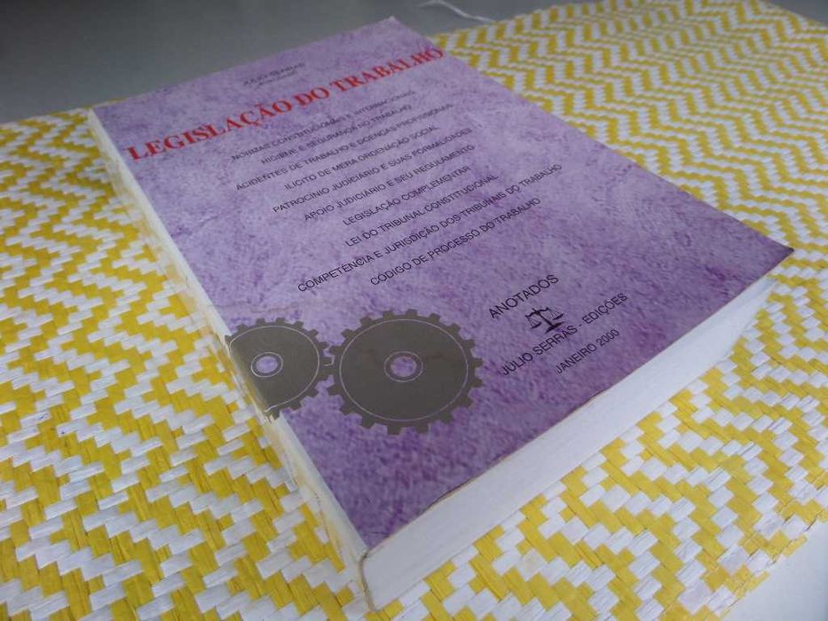 Legislação do Trabalho
de Júlio Serras
