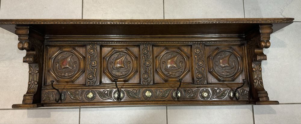 Вішалка настінна