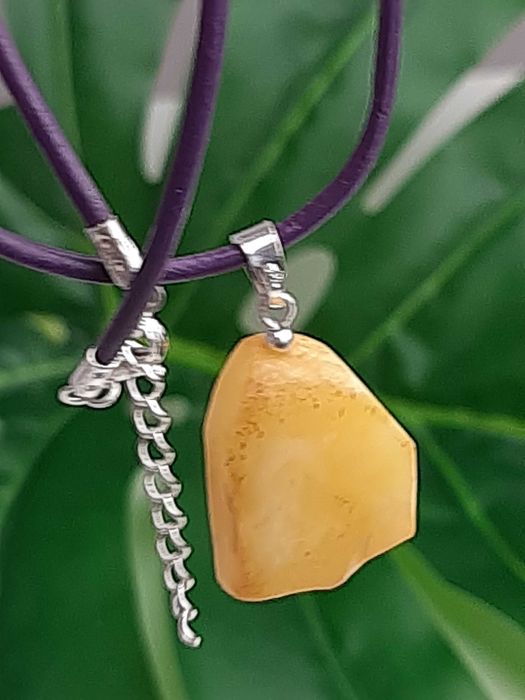 naszyjnik choker z bursztynem