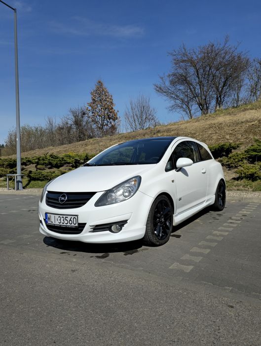Opel Corsa D Black & White OPC Line