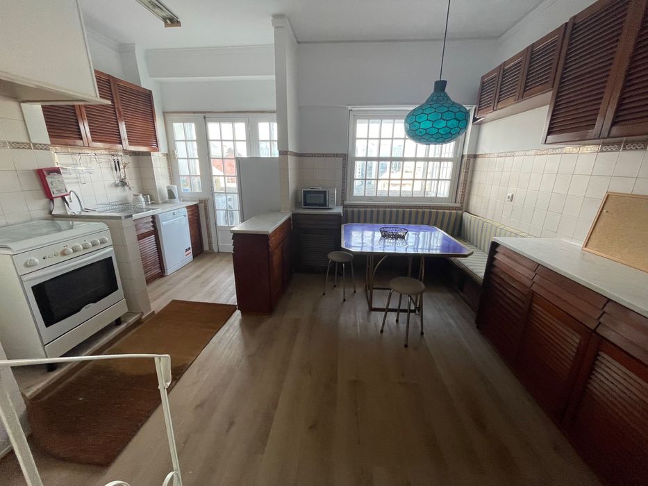 S. Domingos de Benfica - Apartamento T3 mobilado e equipado