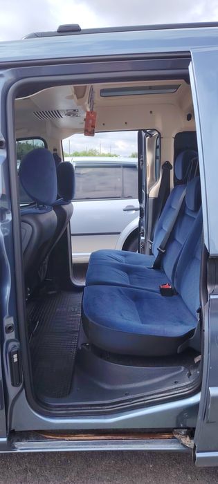 Продам авто Пежо партнер