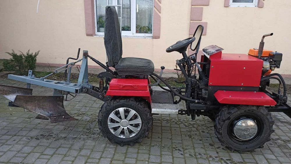 Міні-трактор 4х4