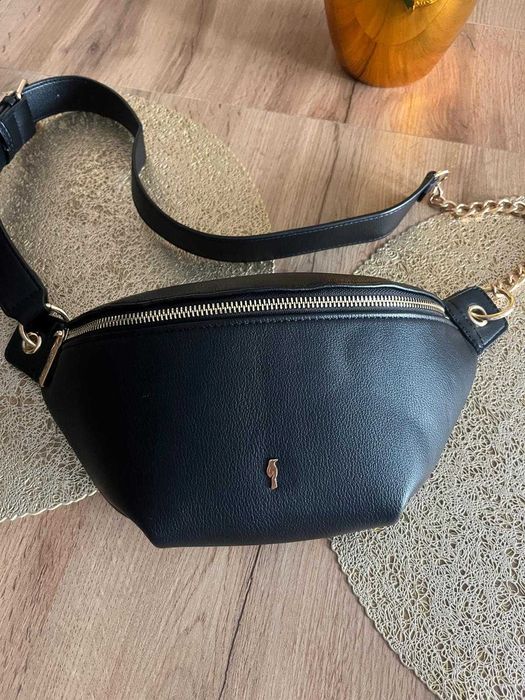 Nerka damska marki Ochnik w kolorze czarnym.