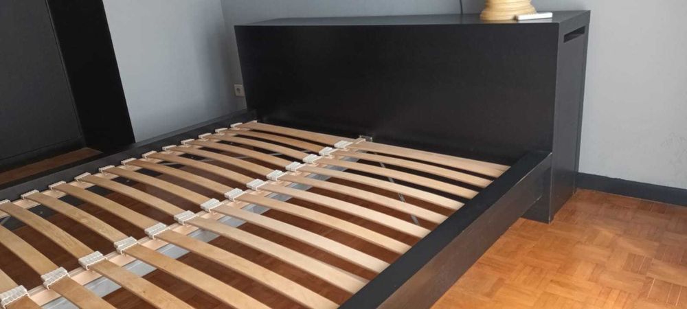 Cama MALM IKEA preta com estrado CASAL