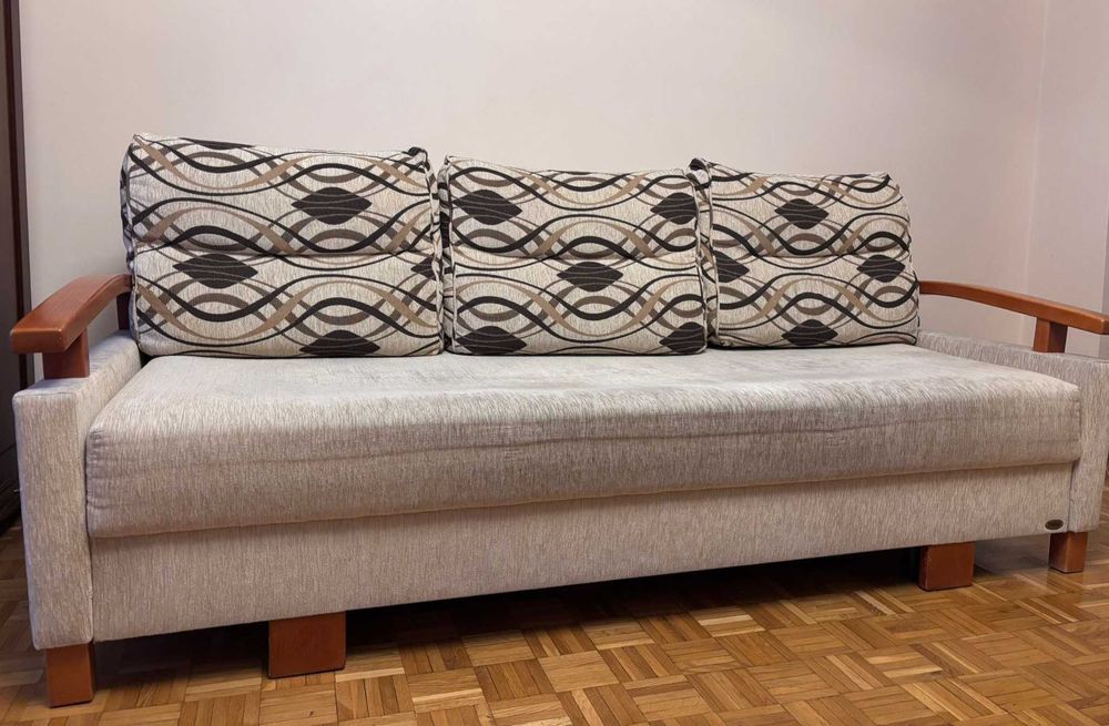 Wygodna rozkładana sofa z funkcją spania