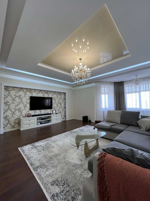 В продажі 3к.кв. з сучасним ремонтом