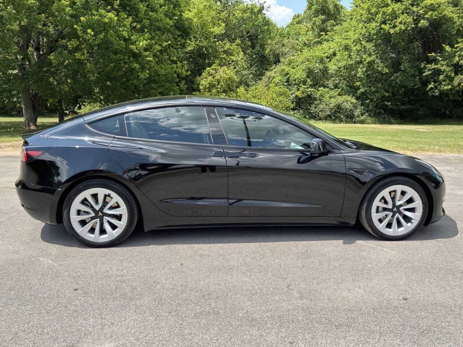 Tesla Model 3 Long Range      2022