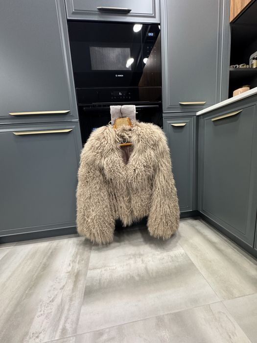 Продам шубу лама , новая, не Китай,цельные шкуры