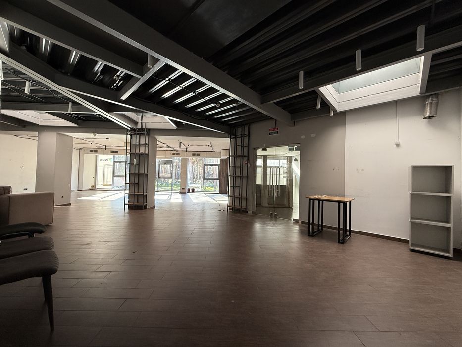 Оренда фасадного приміщення 156.4кв.м з ремонтом. Вул Університетська