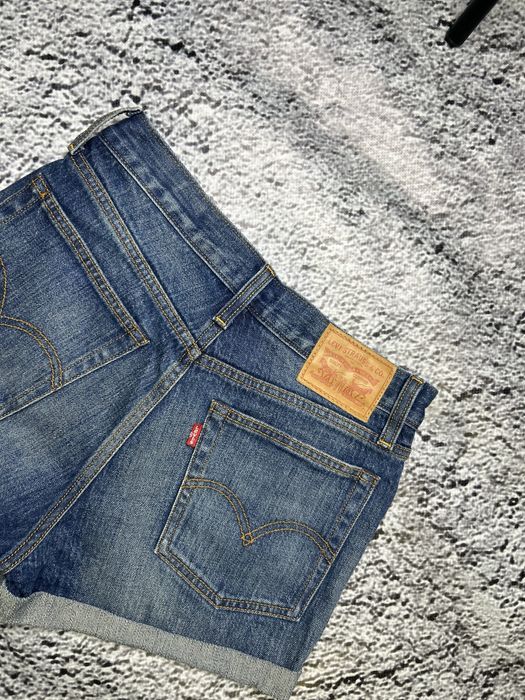 Жіночі шорти Levi’s