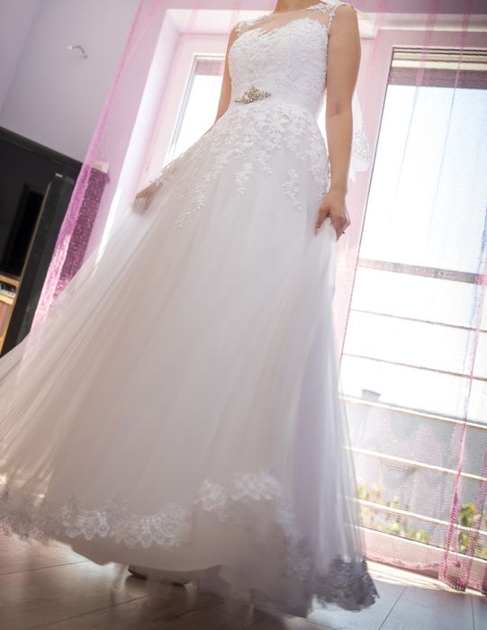 Suknia ślubna biała