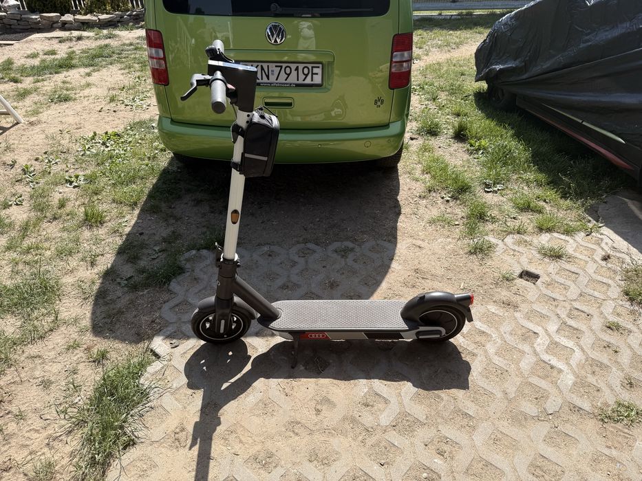 Elektryczna hulajnoga Ninebot Segway Audi