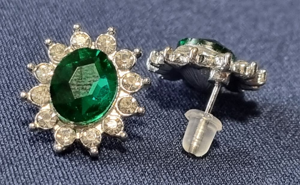 Zestaw biżuterii sztucznej zielonej