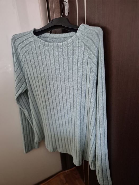 Sweter błękitny rozm. S