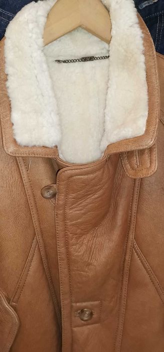 Casaco de Homem, em pele selecionada.