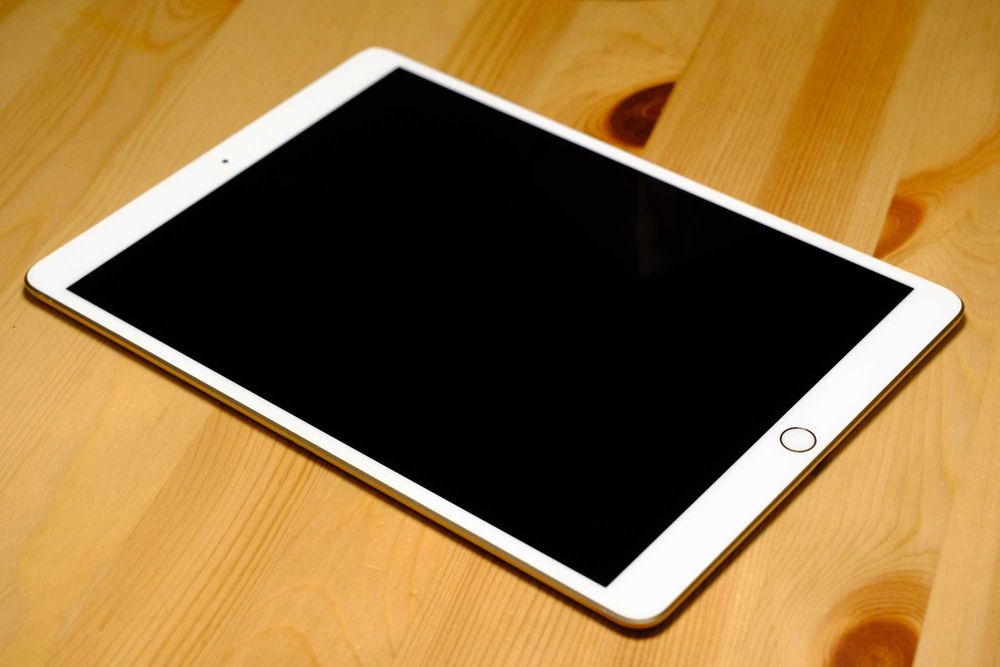 Apple iPad Air WiFi 64GB Gold - 3 generacji A2152