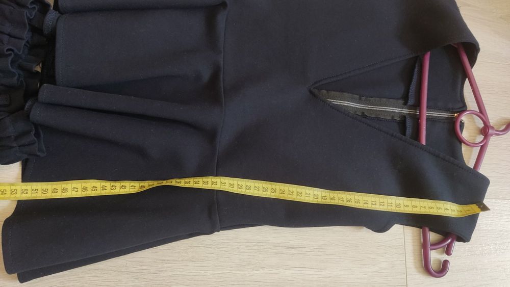 Костюм шкільний для дівчинки.