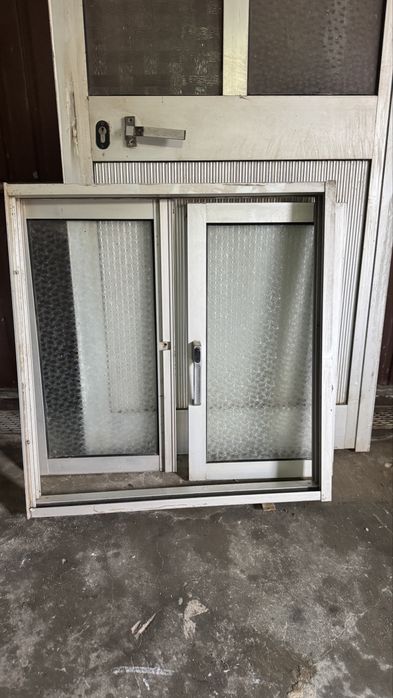 Porta + Janela Alumínio  – Vidro Simples – Bom Estado