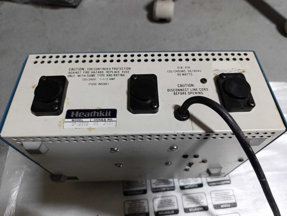 Fonte de alimentação DC Heathkit IP-2718 tensão tripla