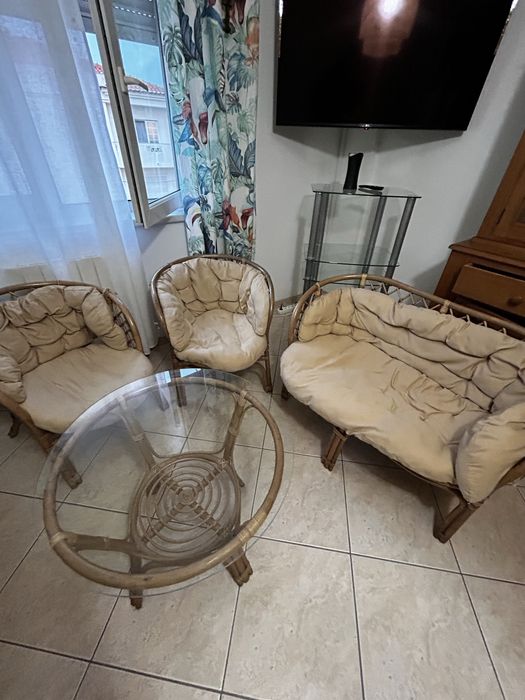 Conjunto de sofas interiores ou exteriores.