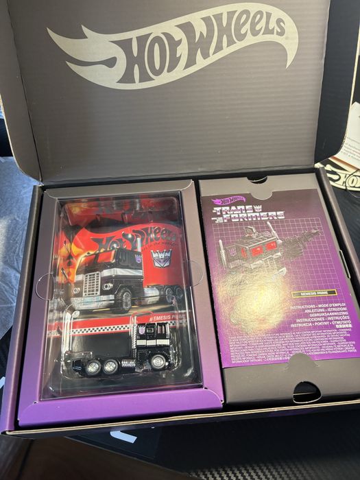 Hot Wheels Collectors, Rlc Transformers Nemesis Prime