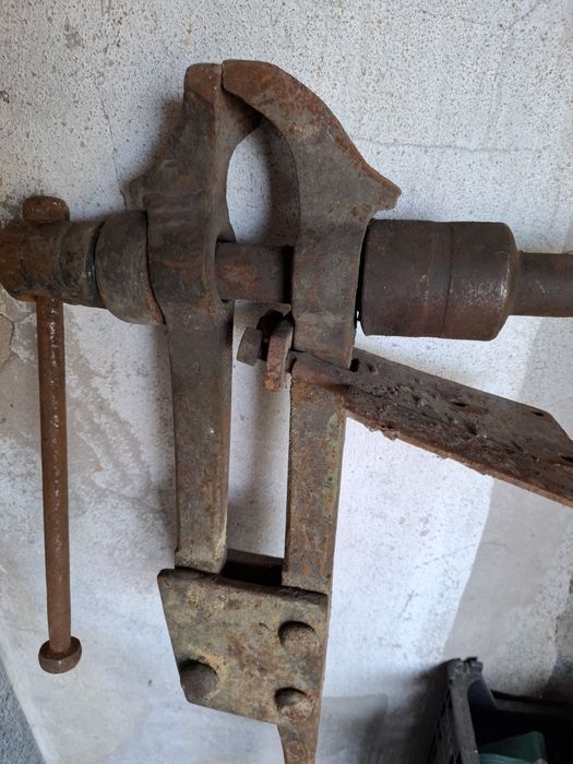 Torno de pé serralheiro ferreiro