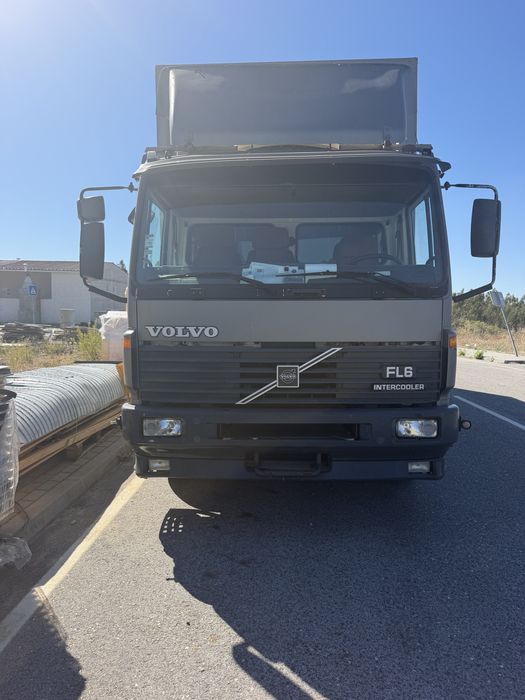 Volvo FL6 em bom estado