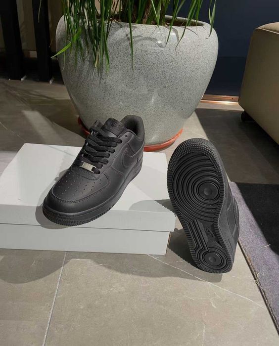 Buty Nike_Air_Force_1_Czarny 42