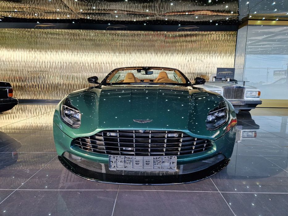 Aston Martin DB11 Volante V8