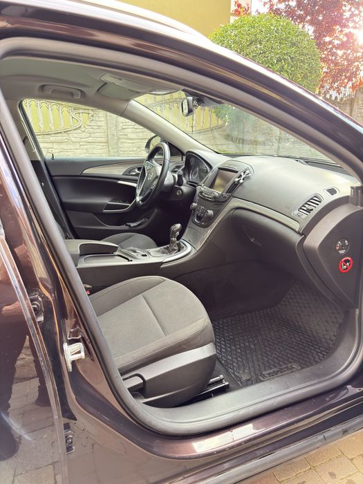 Автомобіль Opel insignia
