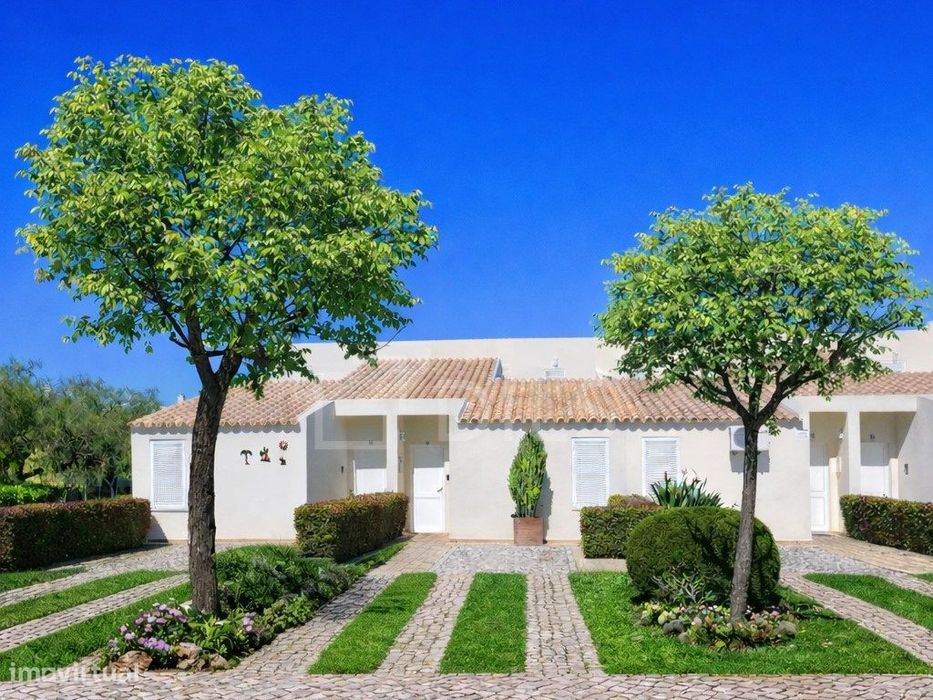 Moradia geminada T2+1 , em Vilamoura, Algarve
