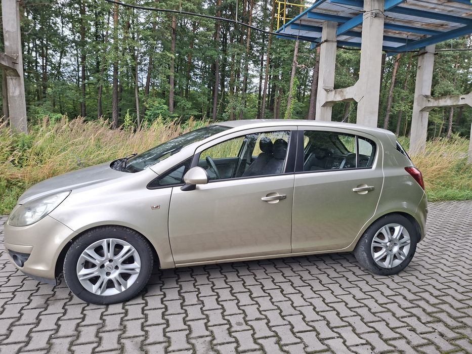 Opel Corsa D Cosmo | 1.2 80 KM | Bogate wyposażenie | 2 komplety kół
