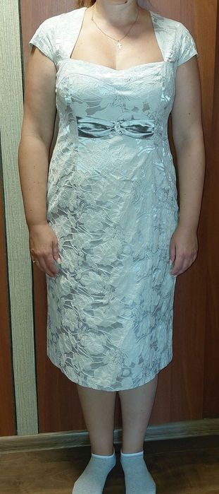 Продам святкову сукню р. 50-52