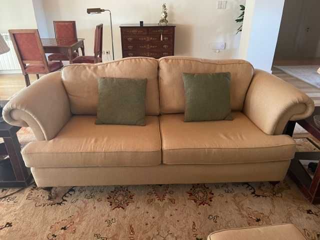 Sofá, cadeirão e puff Inglês