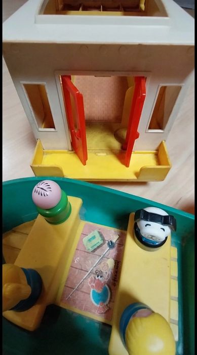 Brinquedo antigo Fisher Price Family Camper