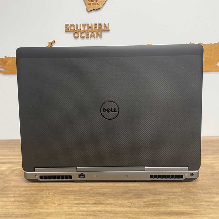 Dell Precision 7520 15.6"FHD i7-7820HQ 32GB 512GB Quadro M1200 4GB A-