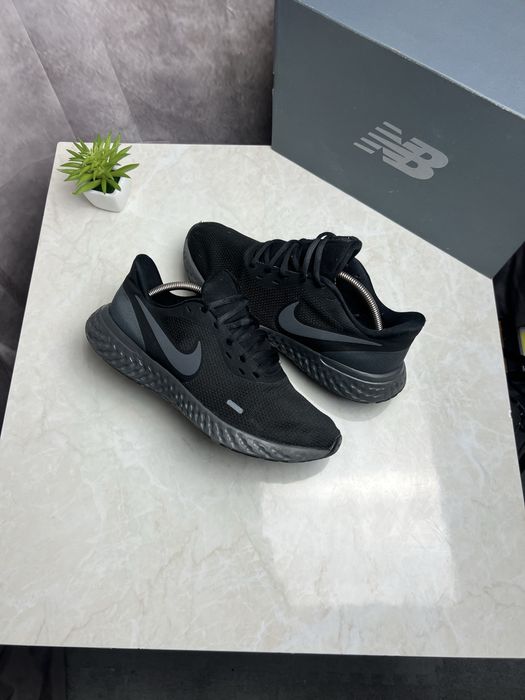 Кроссовки Nike Revolution 5 Розмір 44 Original Взуття
