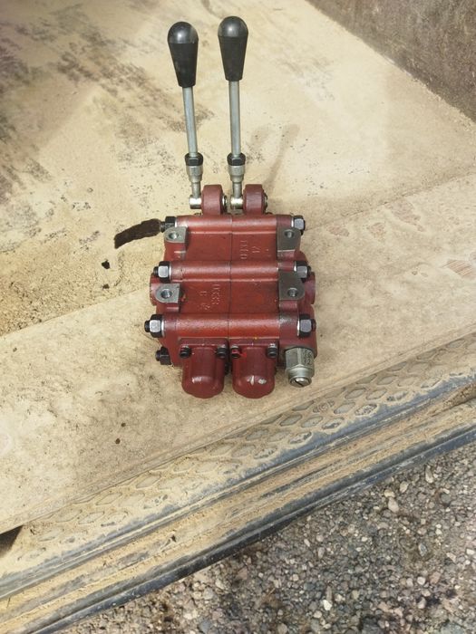 Rozdzielacz hydrauliczny