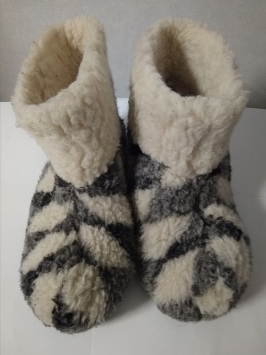 Домашні теплі валянки