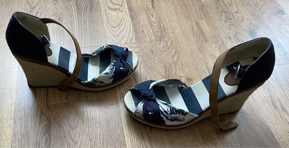 Tommy Hilfiger buty damskie letnie ba koturnie sandałki