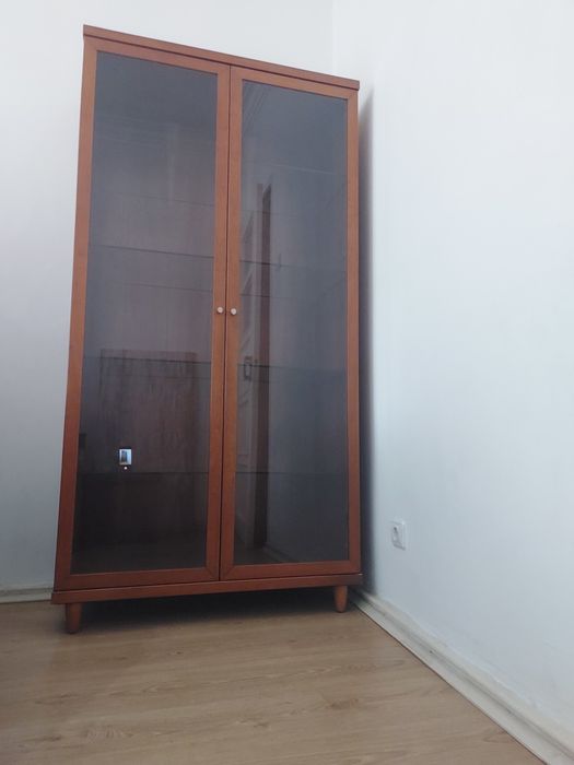 Móvel Vitrine em Cerejeira