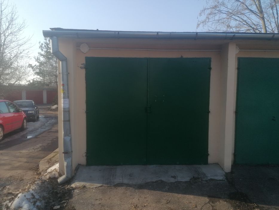Garaż ul Przyjaźni Tatary