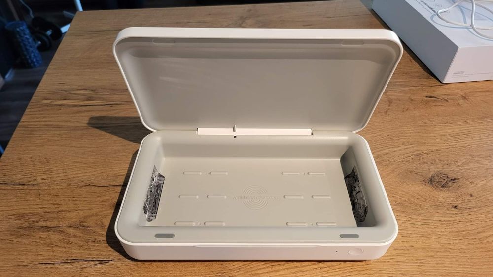 Sterylizator UV z ładowaniem bezprzewodowym Samsung
