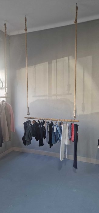 Expositor de roupa em bamboo