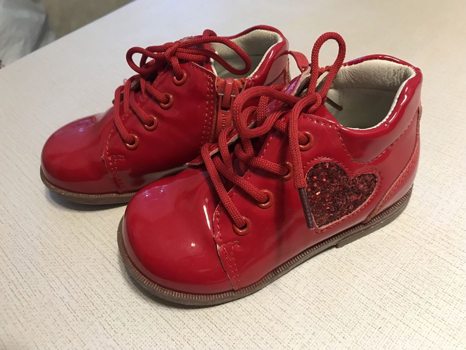 Черевички святкові червоні та сріблясті