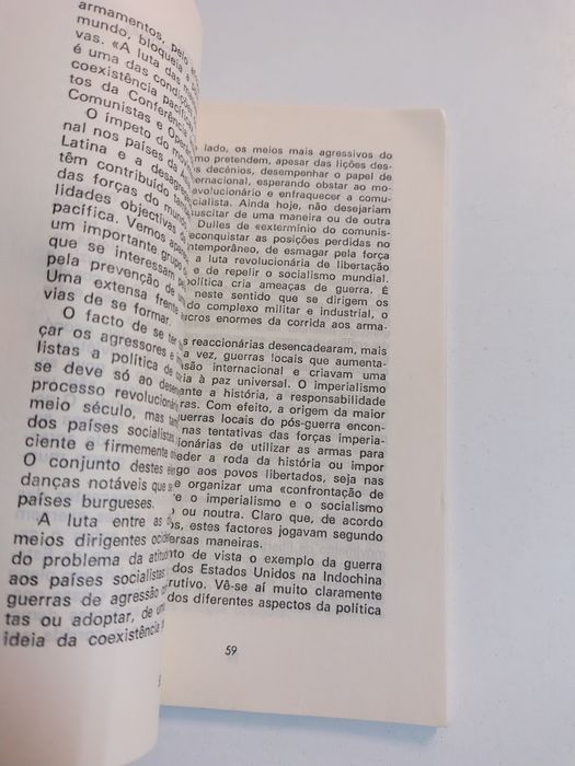 Sobre a coexistência pacífica entre os estados dos dois sistemas, de Dmitri Tomachevski
 Estampa, 1976

Cadernos Políticos, 53