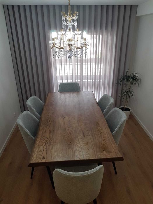 Mesa de madeira maciça em veio natural estilo industrial/rustico