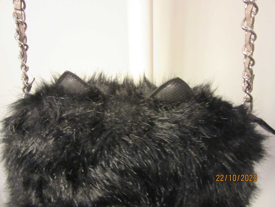 Mala Tiracolo Gato em Pelo Preto